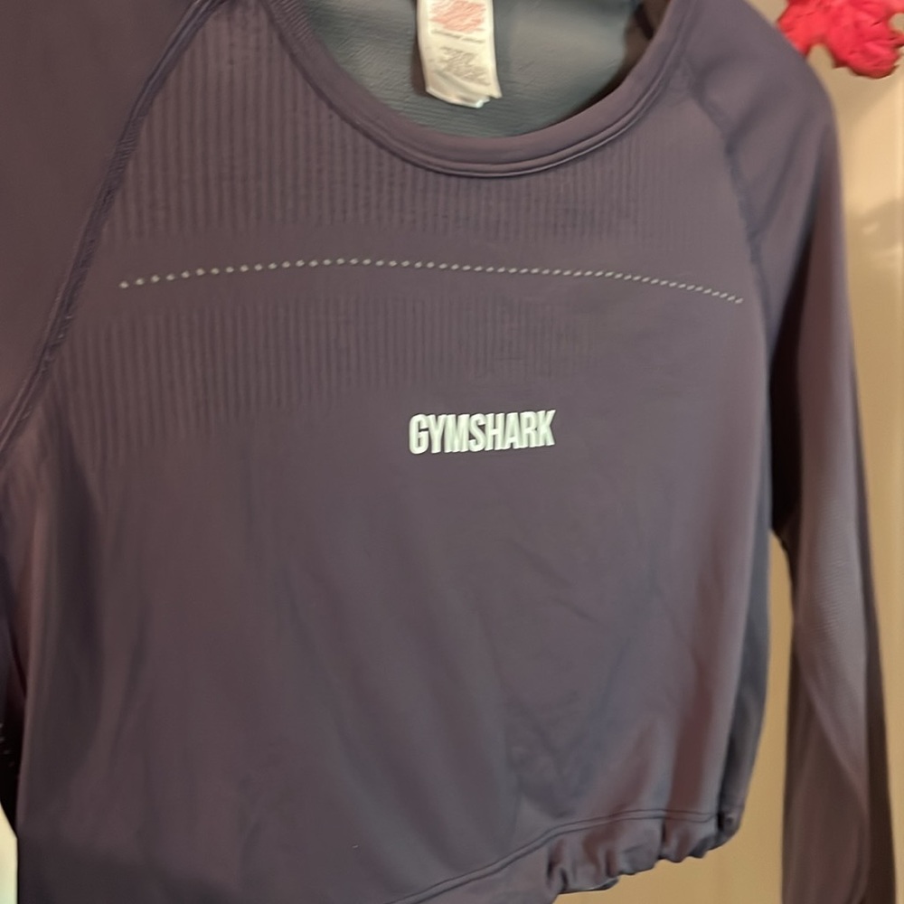 🔥GYM SHARK Women T-Shirt S Purple Cropped Long Sleeve Sportswear Stretch Logo - Picture 2 of 3